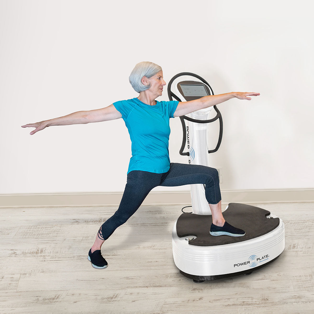 The Power Plate Pro7HC White, a top-tier Power Plate machine, helps increase muscle activation, improve blood circulation, accelerate recovery, and boost flexibility.